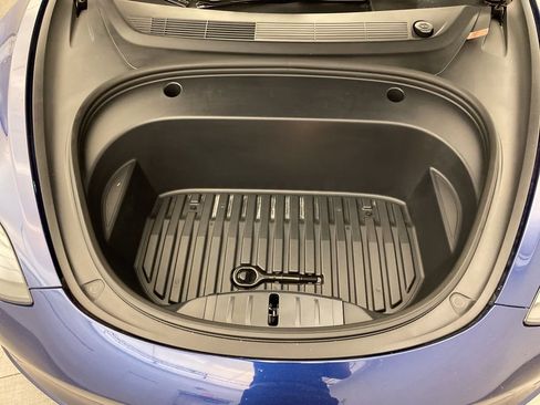 Used 2023 Tesla Model 3 Standard Range image 27