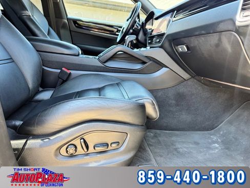 Used 2023 Porsche Cayenne w/ Premium Package AWD/4WD image 47