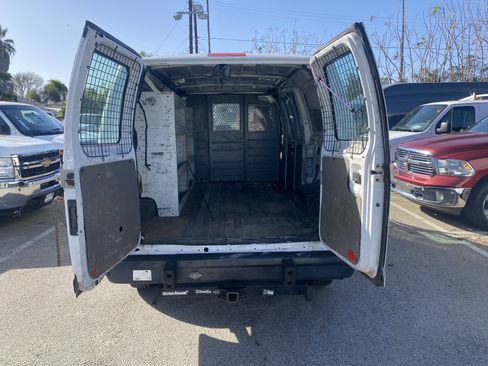 Used 2014 Ford E-250 and Econoline 250 Commercial w/ Power Group image 18