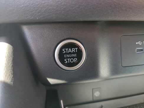 Used 2023 Nissan Rogue Platinum w/ Platinum Premium Package FWD image 32