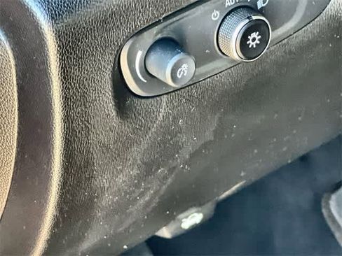 Used 2023 Chevrolet Traverse High Country image 29