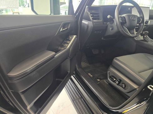 Used 2024 Lexus GX 550 w/ Cold Area Package AWD/4WD image 23