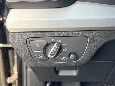 Used 2021 Audi Q5 e Premium Plus w/ Premium Plus Package image 31