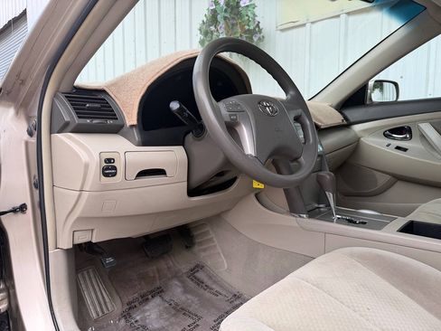 Used 2009 Toyota Camry LE FWD image 11
