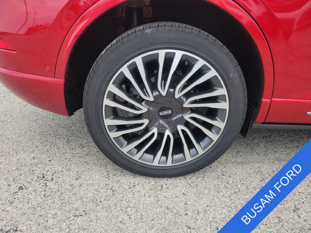 Used 2022 Lincoln Corsair AWD w/ Premium Package image 5