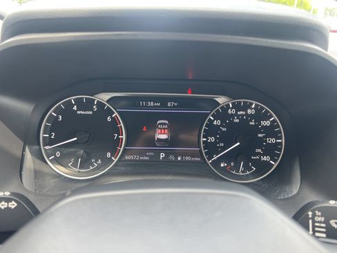 Used 2025 Nissan Rogue SV AWD/4WD image 11