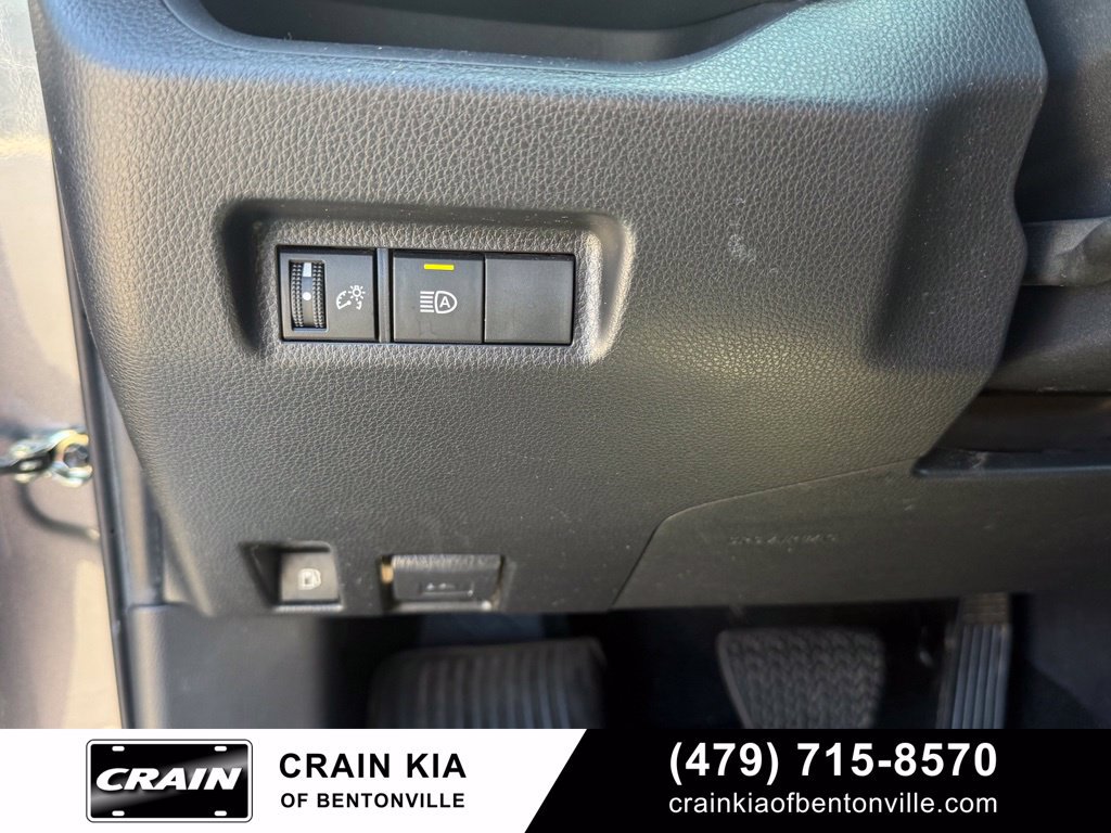 Used 2022 Toyota RAV4 SE AWD/4WD image 12