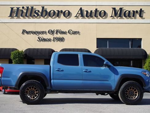 Used 2019 Toyota Tacoma TRD Off-Road image 4