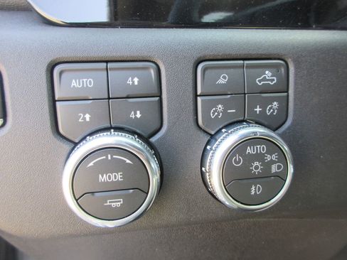 New 2026 GMC Sierra 2500 SLT w/ SLT Premium Package image 17