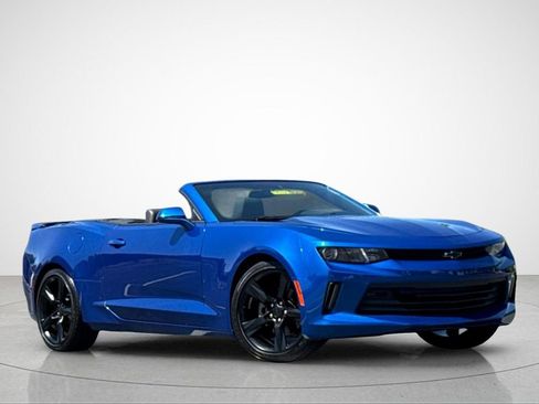 Used 2017 Chevrolet Camaro LT RWD image 2