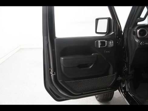 Used 2022 Jeep Wrangler Unlimited Sport AWD/4WD image 4