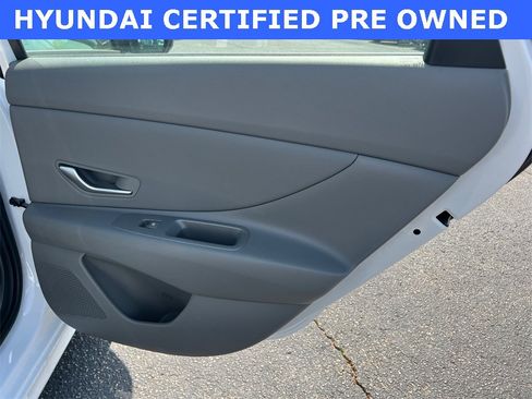 Certified 2025 Hyundai Elantra SEL image 16