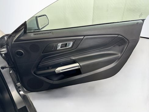 Used 2025 Ford Mustang Premium image 28