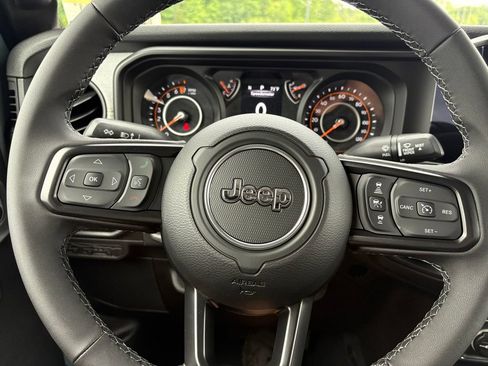 New 2026 Jeep Gladiator Sport AWD/4WD image 18