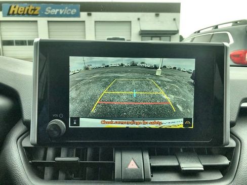 Used 2025 Toyota RAV4 LE AWD/4WD image 17