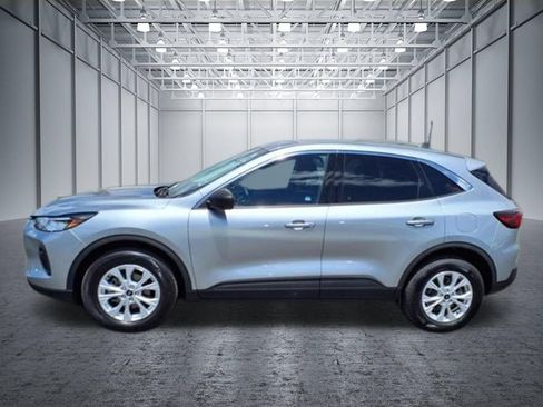 Certified 2023 Ford Escape Active AWD/4WD image 12