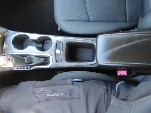 Used 2017 Chevrolet Cruze LT image 47