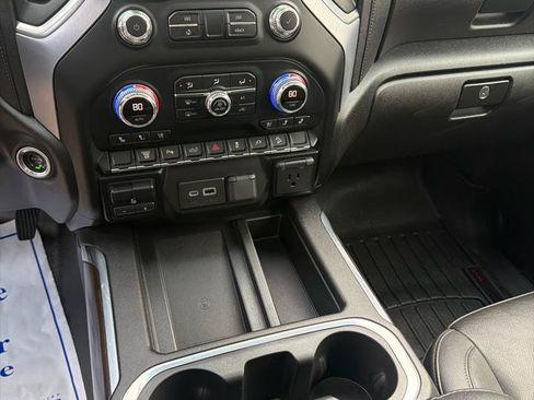 Used 2021 GMC Sierra 2500 SLT w/ SLT Preferred Package AWD/4WD image 9