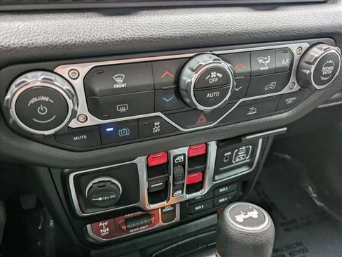 Used 2024 Jeep Wrangler Unlimited AWD/4WD image 13