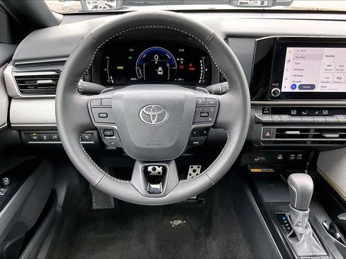Used 2026 Toyota Camry SE image 6