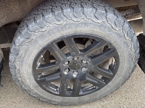Used 2021 Chevrolet Silverado 1500 LTZ w/ Technology Package AWD/4WD image 5