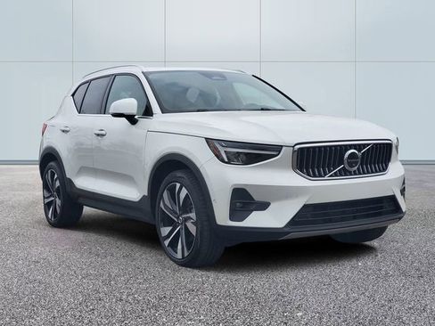 Certified 2023 Volvo XC40 B5 Plus w/ Protection Package Premier AWD/4WD image 3