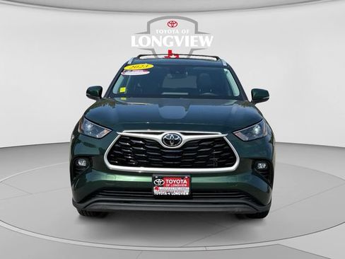 Used 2023 Toyota Highlander XLE FWD image 8