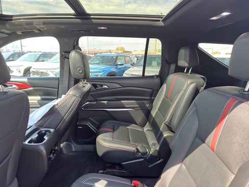 Used 2024 Chevrolet Traverse RS w/ LPO, Floor Liner Package AWD/4WD image 34