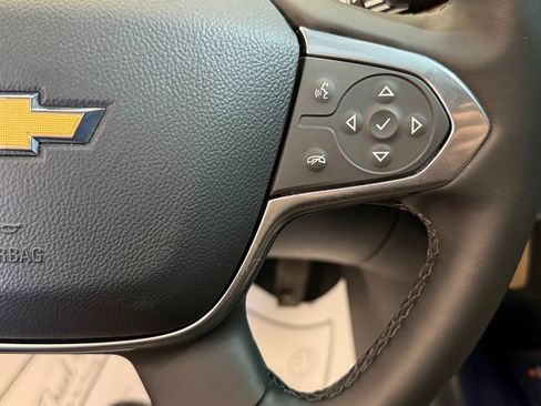 Used 2023 Chevrolet Traverse Premier image 11