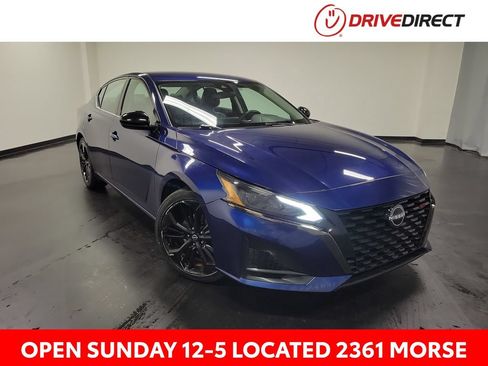 Used 2023 Nissan Altima 2.5 SR FWD image 1