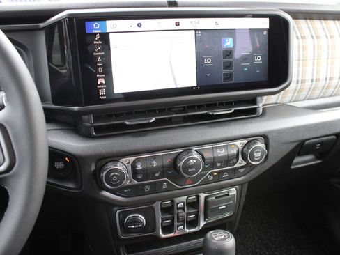 New 2026 Jeep Gladiator Sport AWD/4WD image 35