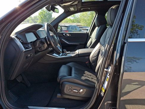 Used 2023 BMW X5 xDrive40i w/ Parking Assistance Package AWD/4WD image 14