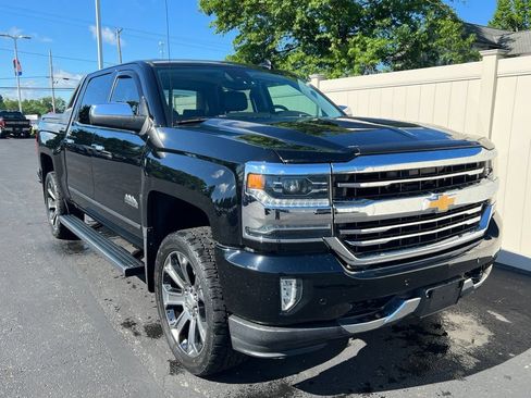 Used 2017 Chevrolet Silverado 1500 High Country w/ High Desert Package AWD/4WD image 2