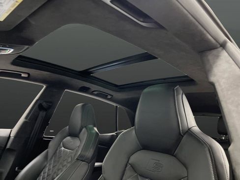 Used 2022 Audi SQ8 Prestige w/ Prestige Package image 7