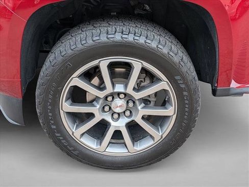 Used 2022 GMC Canyon Denali image 9