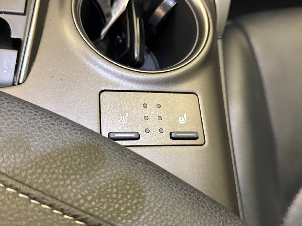 Used 2021 Toyota Camry XSE FWD image 29