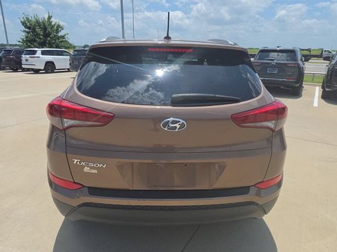 Used 2017 Hyundai Tucson SE w/ SE Popular Package 02 FWD image 4