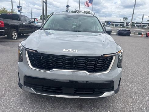 Used 2024 Kia Sorento S FWD image 2
