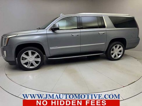 Used 2019 Cadillac Escalade ESV Luxury AWD/4WD image 2