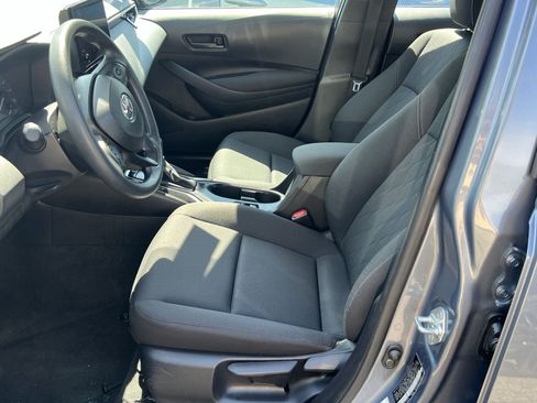 Used 2025 Toyota Corolla LE FWD image 11