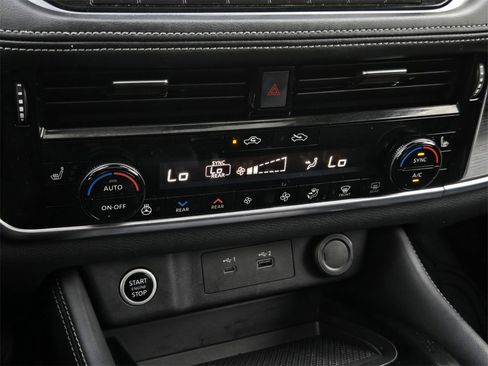 Used 2021 Nissan Rogue SL w/ Premium Package image 20