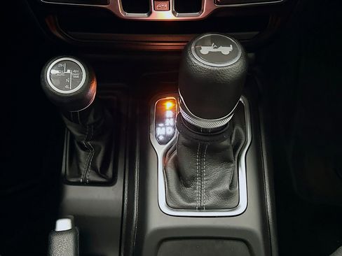 Used 2024 Jeep Wrangler Sport S image 23