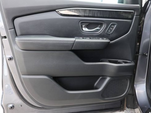 Used 2024 Honda Pilot Elite image 12