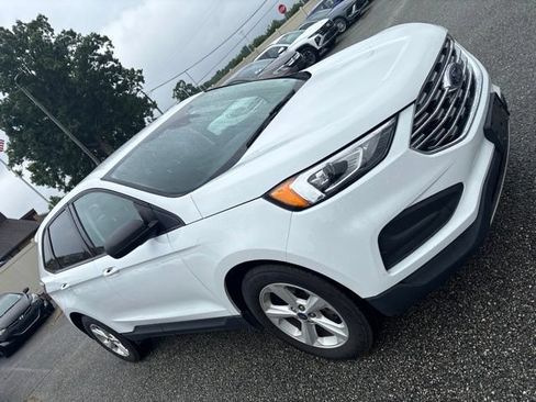 Used 2019 Ford Edge SE FWD image 3