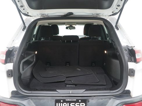 Used 2016 Jeep Cherokee Sport FWD image 16