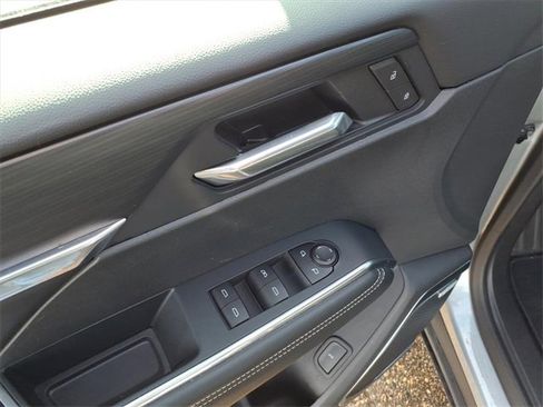 Used 2025 GMC Acadia Elevation image 17