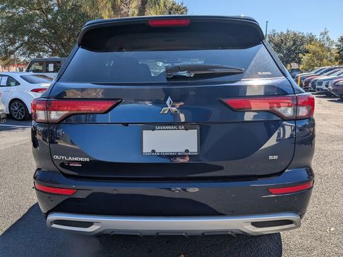 Used 2024 Mitsubishi Outlander SE image 5