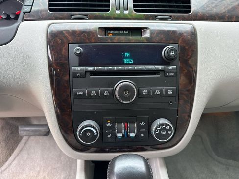 Used 2014 Chevrolet Impala LTZ FWD image 10