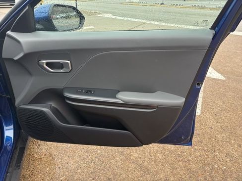 New 2025 Kia K4 LXS image 15