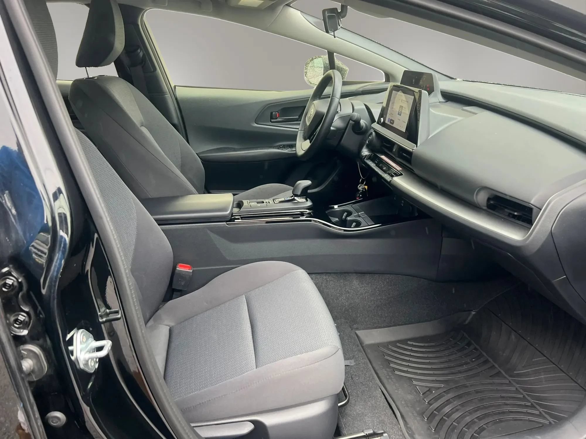 Used 2026 Toyota Prius LE FWD image 27